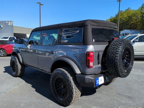 2025 Ford Bronco Base