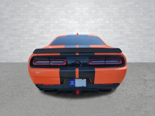 Octane Red Pearlcoat 2022 Dodge Challenger SRT Hellcat