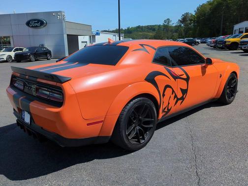 Octane Red Pearlcoat 2022 Dodge Challenger SRT Hellcat