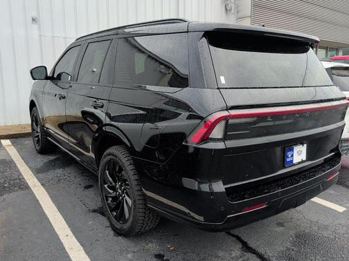 INFINITE BLACK MET CC 2025 Lincoln Navigator Reserve
