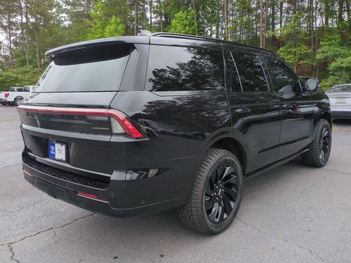 INFINITE BLACK MET CC 2025 Lincoln Navigator Reserve