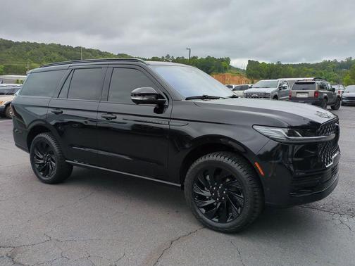 INFINITE BLACK MET CC 2025 Lincoln Navigator Reserve