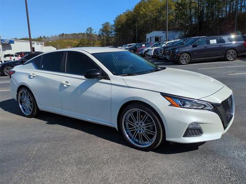 2021 Nissan Altima SR FWD