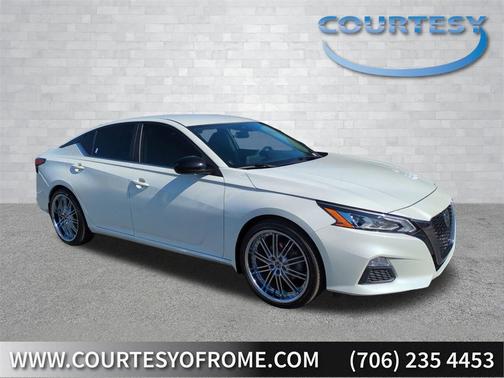 2021 Nissan Altima SR FWD