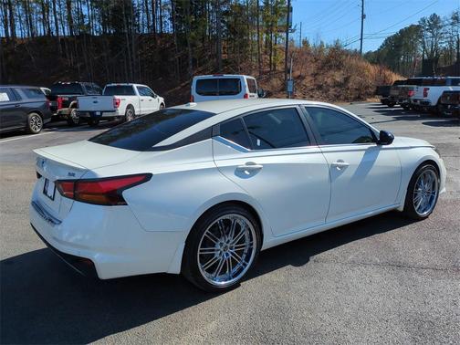 2021 Nissan Altima SR FWD
