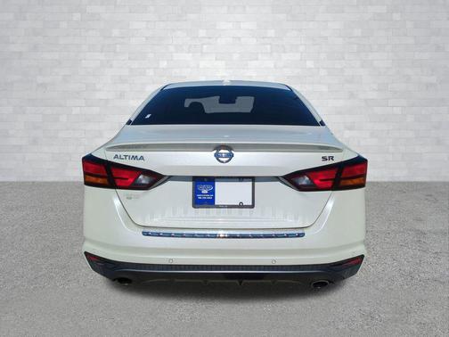 2021 Nissan Altima SR FWD