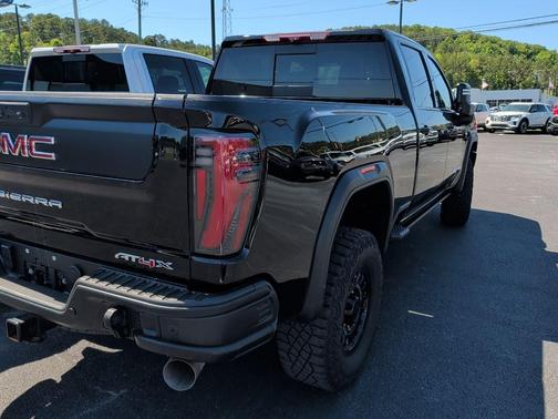 Onyx Black 2024 GMC Sierra 2500 AT4X