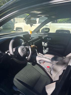 Crystal Black Pearl 2024 Honda HR-V Sport