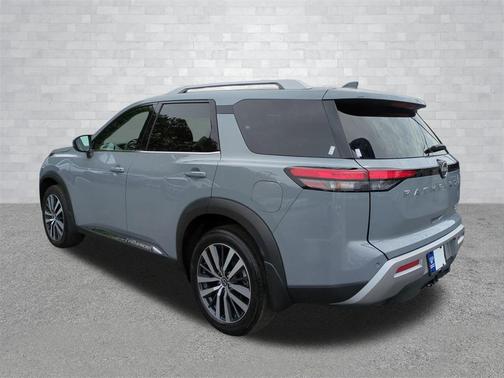 2022 Nissan Pathfinder Platinum 4WD