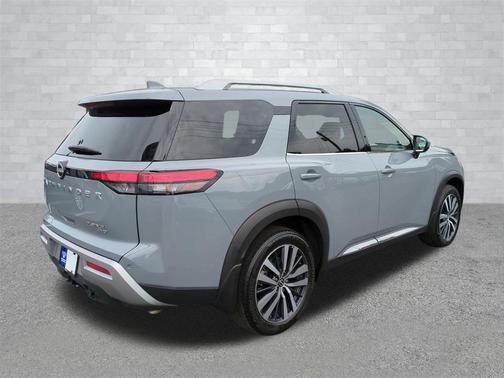 2022 Nissan Pathfinder Platinum 4WD