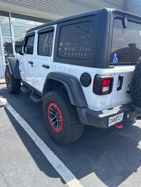 Bright White Clearcoat 2024 Jeep Wrangler Willys