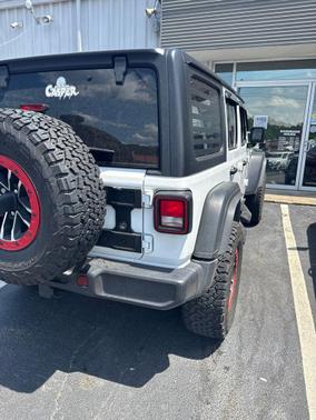 Bright White Clearcoat 2024 Jeep Wrangler Willys