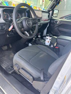 Bright White Clearcoat 2024 Jeep Wrangler Willys