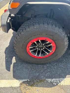 Bright White Clearcoat 2024 Jeep Wrangler Willys