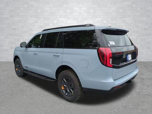 GLACIER GRAY MET TRI-COAT 2026 Ford Expedition Tremor