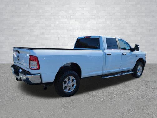 2024 RAM 3500 Big Horn Crew Cab 4x4 8' Box