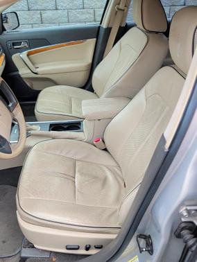 2010 Lincoln MKZ Base