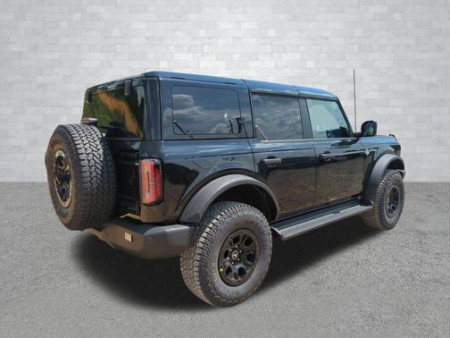 SHADOW BLACK 2026 Ford Bronco Outer Banks