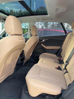 2025 Audi Q8 55 Premium Plus