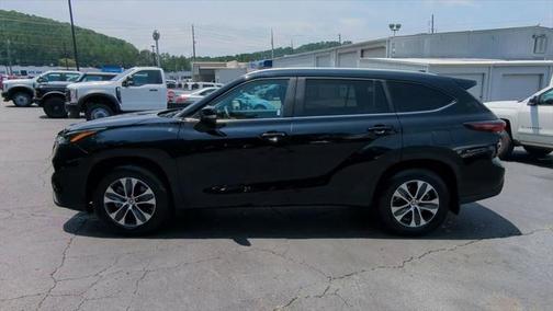 2024 Toyota Highlander XSE