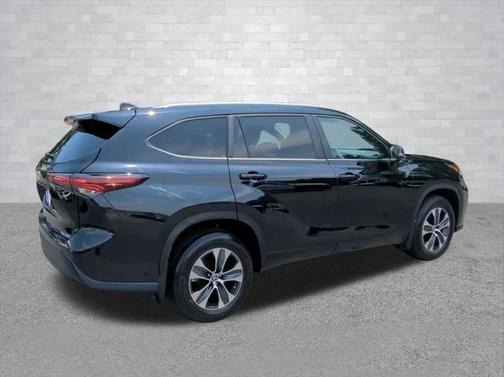 2024 Toyota Highlander XSE