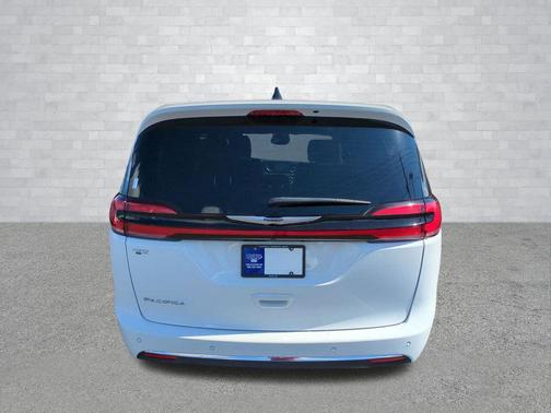 2025 Chrysler Pacifica L