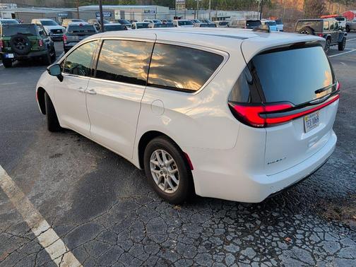 2025 Chrysler Pacifica L