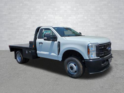 OXFORD WHITE 2026 Ford F-350 XL