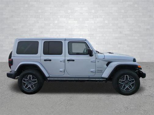 2024 Jeep Wrangler 4-Door Sahara 4x4