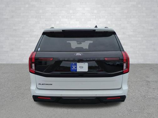 STAR WHITE MET TRI-COAT 2026 Ford Expedition Platinum