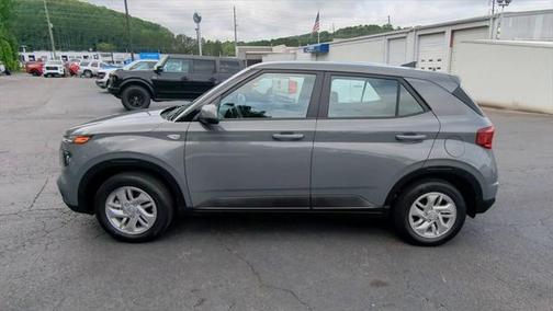 2021 Hyundai VENUE SE