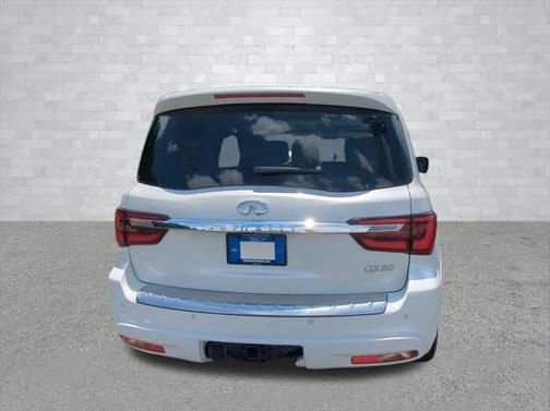 2023 INFINITI QX80 Luxe