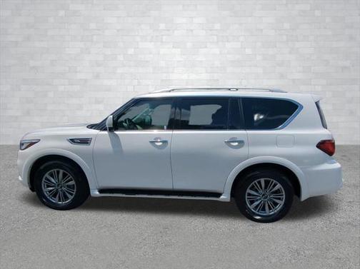 2023 INFINITI QX80 Luxe