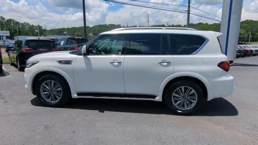 2023 INFINITI QX80 Luxe
