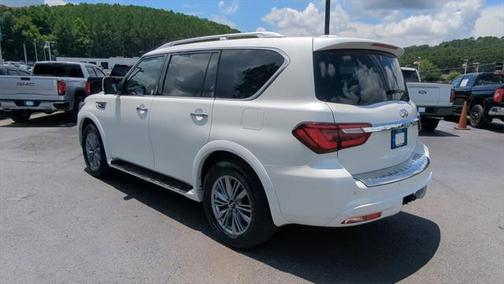 2023 INFINITI QX80 Luxe