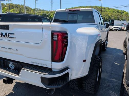 White Frost Tricoat 2024 GMC Sierra 3500 Denali