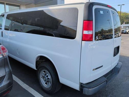 Summit White 2024 Chevrolet Express 3500 RWD 3500 Extended Wheelbase LT