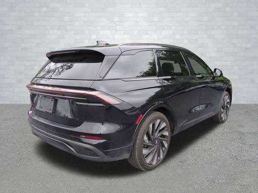 INFINITE BLACK MET CC 2025 Lincoln Nautilus Reserve