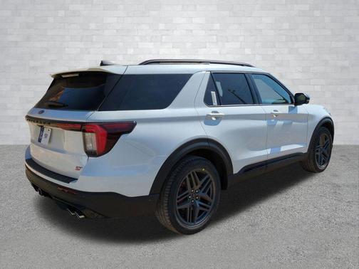 Star White Metallic Tri-Coat 2026 Ford Explorer ST
