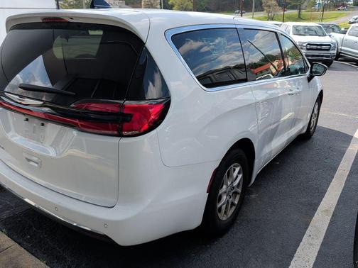 2025 Chrysler Pacifica L