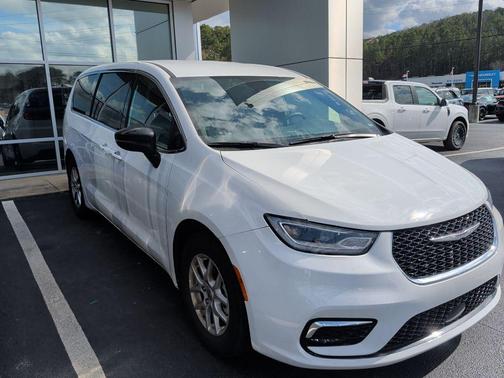 2025 Chrysler Pacifica L