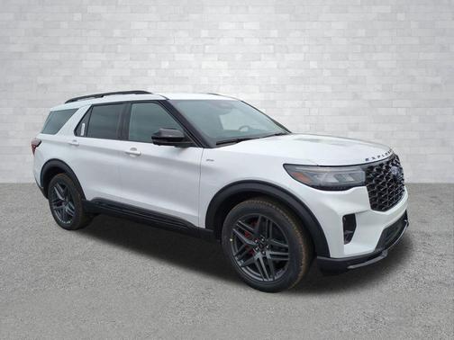 Star White Metallic Tri-Coat 2026 Ford Explorer ST-Line