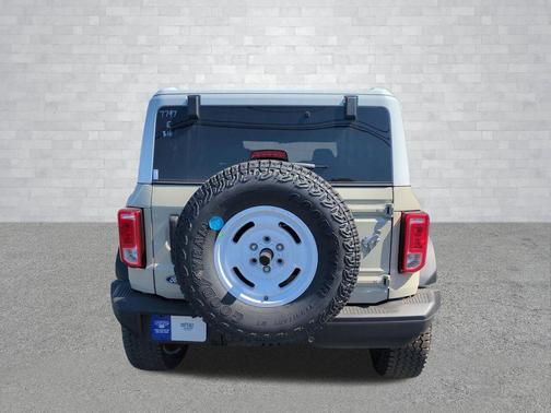 Desert Sand 2026 Ford Bronco Heritage Edition