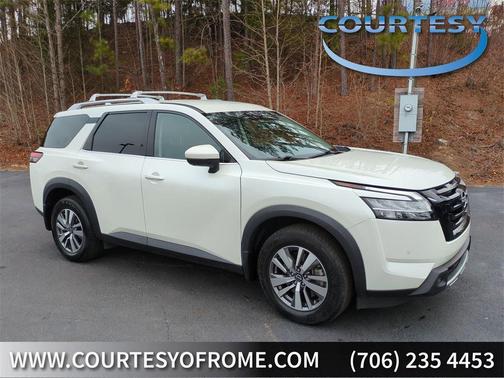 2023 Nissan Pathfinder SL 4WD