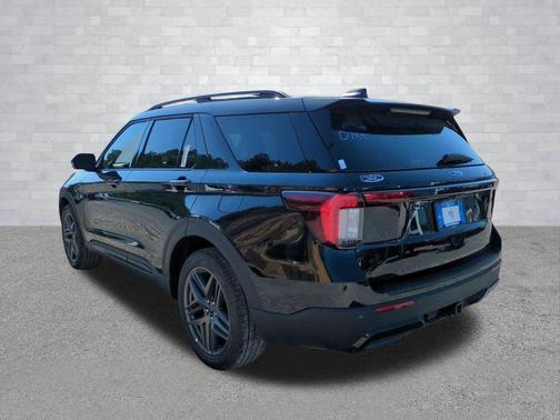 Agate Black Metallic 2026 Ford Explorer ST-Line