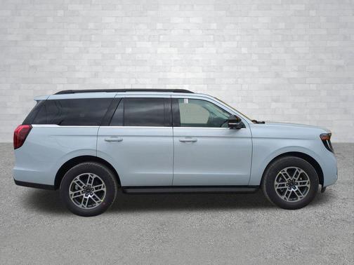 SPACE SILVER METALLIC 2026 Ford Expedition Active