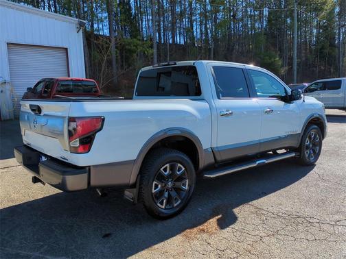 2021 Nissan Titan Platinum Reserve