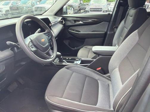 Sterling Gray Metallic 2025 Chevrolet Trailblazer LT