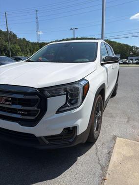 Summit White 2023 GMC Terrain AWD AT4