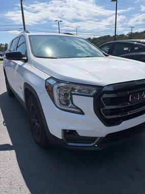 Summit White 2023 GMC Terrain AWD AT4